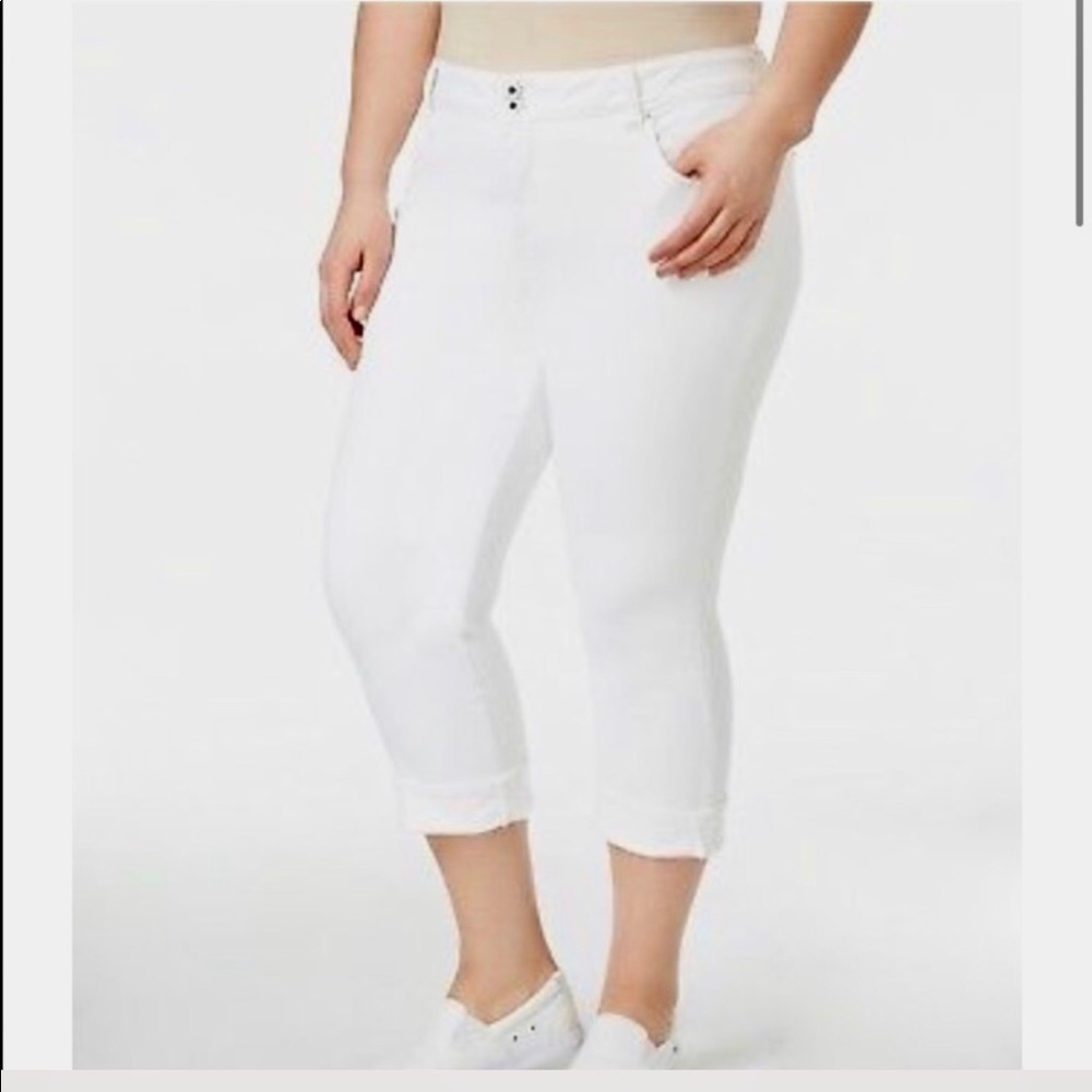 Lucky Brand || Mid Rise Cropped Jeans